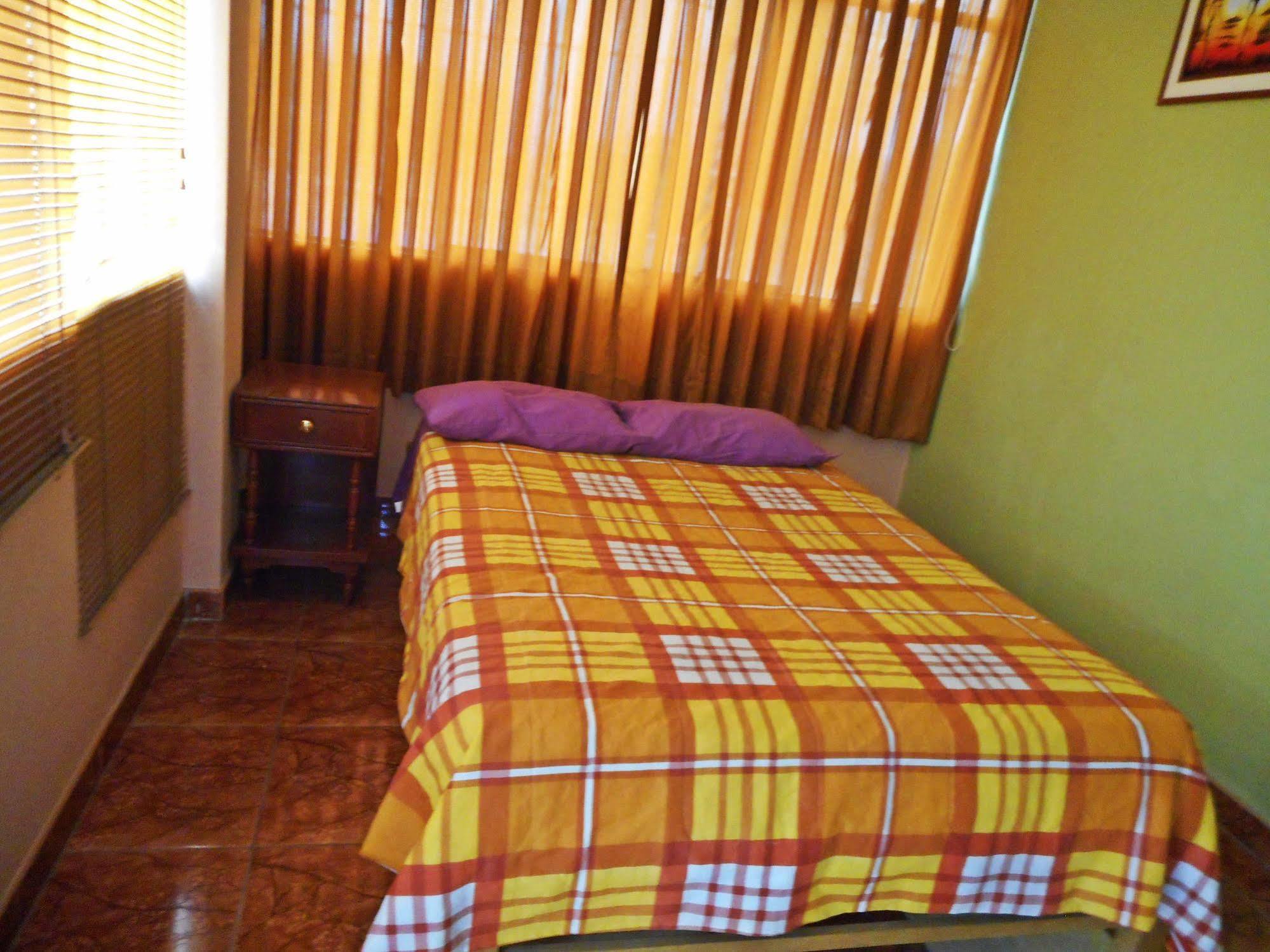 Hostal Geminis San Juan Bautista Kültér fotó